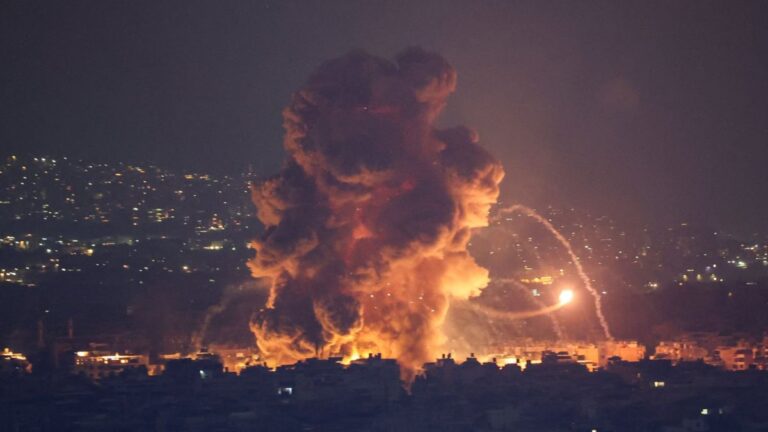 serangan-udara-israel-hantam-gaza-dan-beirut-satu-tahun-setelah-serangan-7-oktober