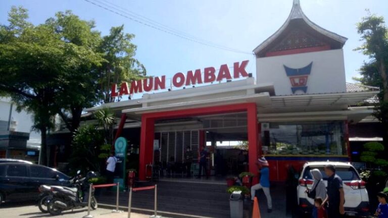Kuliner Sekitar Padang – Panduan Komprehensif Restoran dan Hidangan Minang Asli